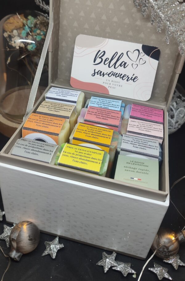 COFFRET 11 MINI SAVONS+ PORTE SAVON OFFERT!